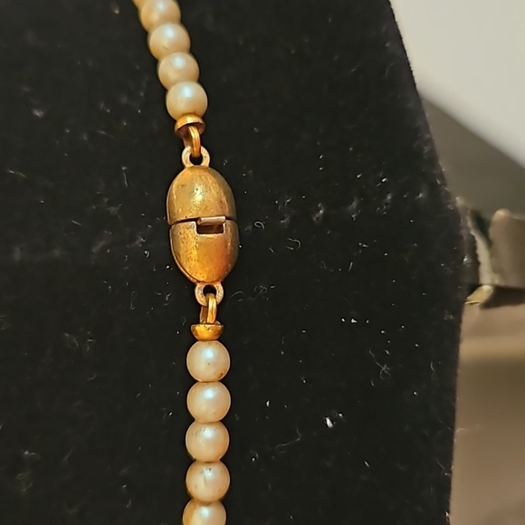 Monet Vintage 17" Faux White & Gray Pearl Necklace - Picture 4 of 6